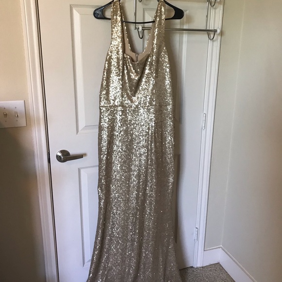 dress the population raven sequin gown